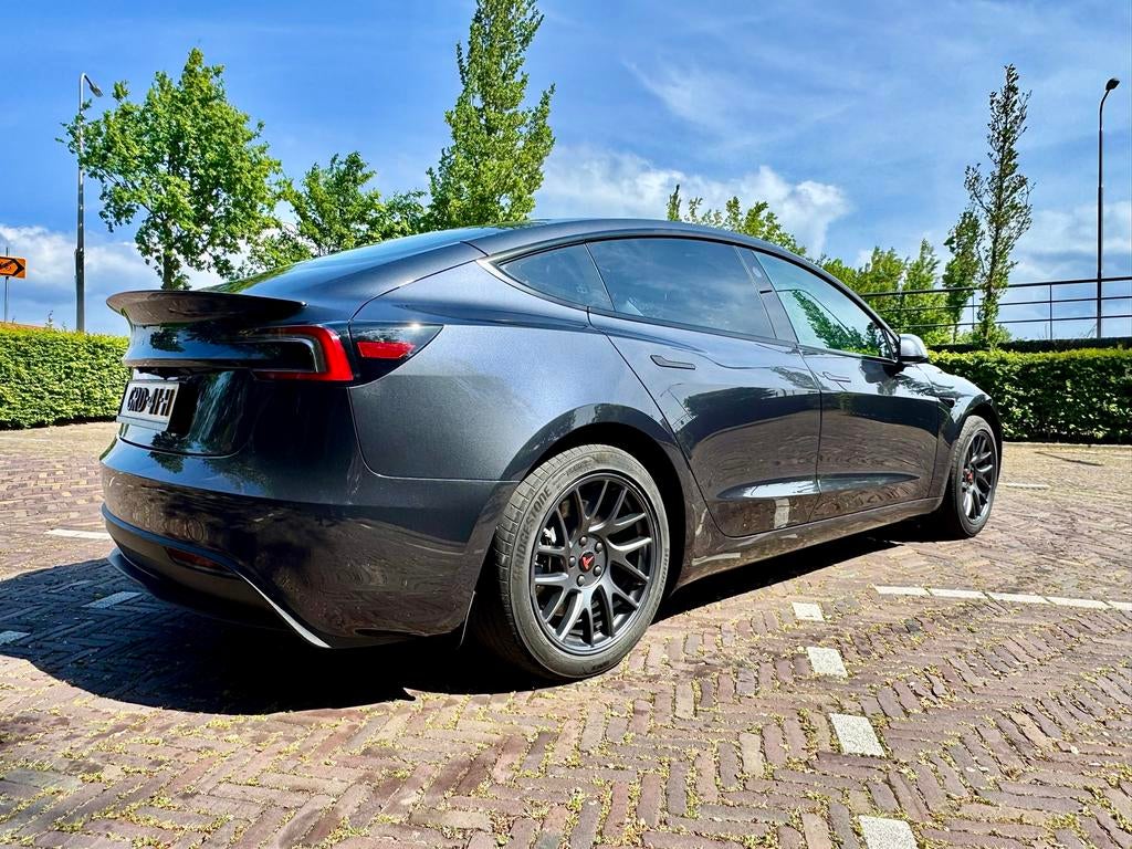 Tesla Model 3 2024 RWD Highland - zeer nette auto, Auto's, Automaat, Achterwielaandrijving, Zwart, 1736 kg