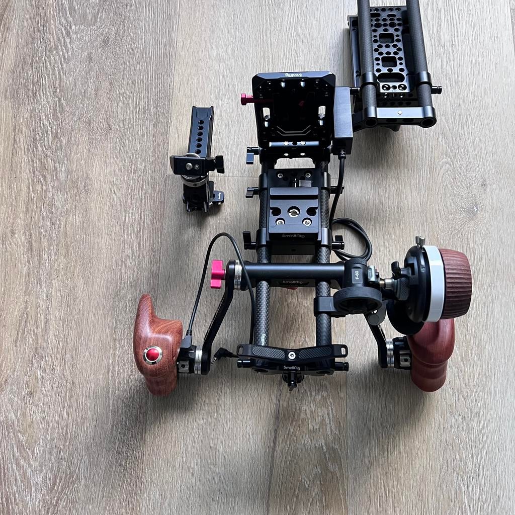 Te Koop SmallRig Shoulder Rig set, Audio, Tv en Foto, Professionele Audio-, Tv- en Video-apparatuur, Verzenden, Zo goed als nieuw