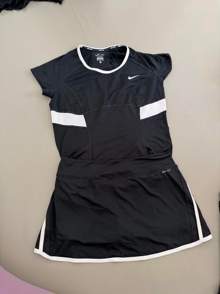 Nike tennisset: maat Lrokje, shirt en lange broek ZGAN, Ophalen of Verzenden, Zo goed als nieuw, Kleding, Nike