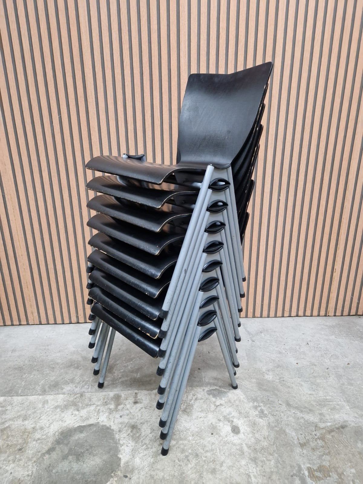 51 x Vepa kantine stoelen zwart schoolstoelen cafe horeca, Ophalen of Verzenden, Zo goed als nieuw, Zwart, Vijf, Zes of meer stoelen