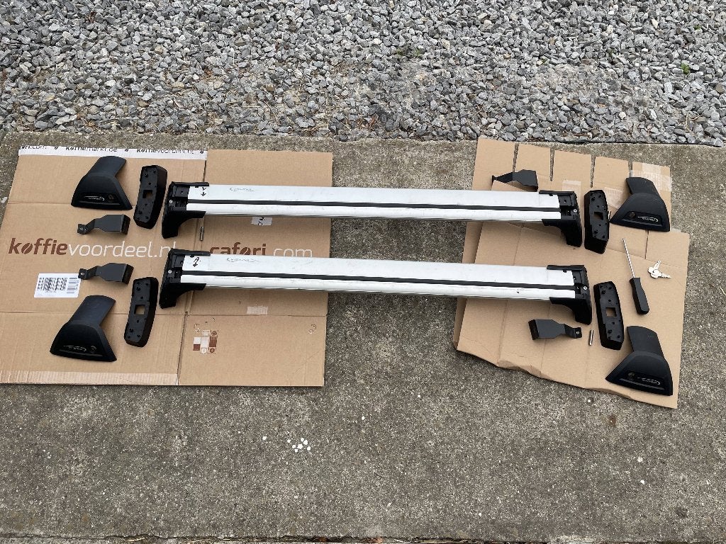 Yakima Whispbar Flush S4W 90cm + Kitset K590 voor Giulietta, Auto diversen, Dakdragers, Ophalen, Gebruikt