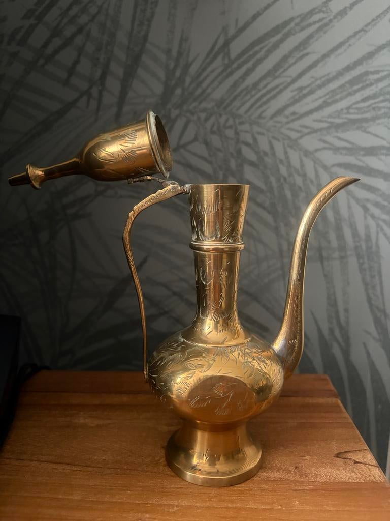 Arabische  dallah-koffiepot., Verzenden