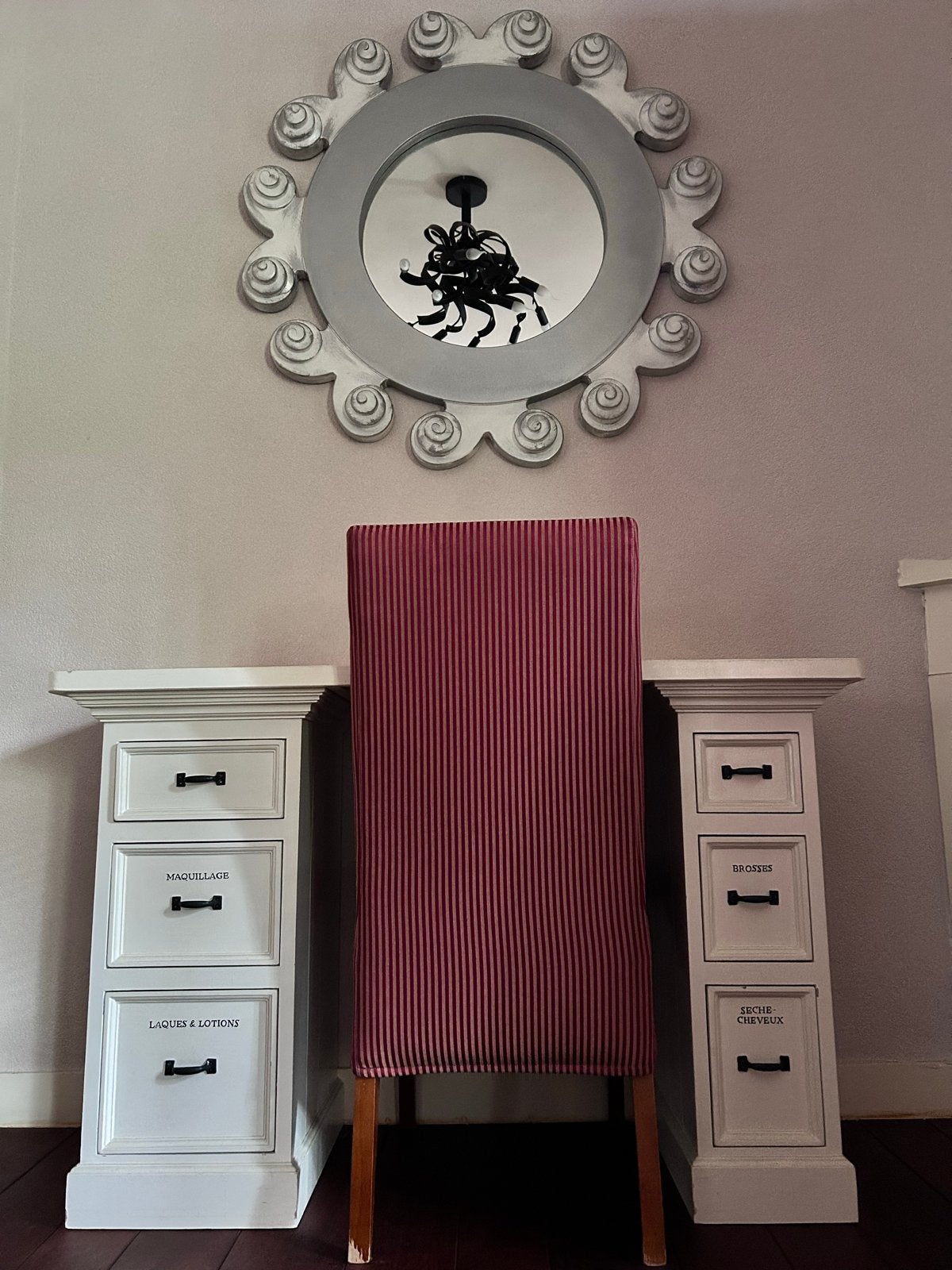 Decoratieve spiegel met krullend frame, Huis en Inrichting, Woonaccessoires | Spiegels, Ophalen, Gebruikt, Rond, 75 tot 100 cm