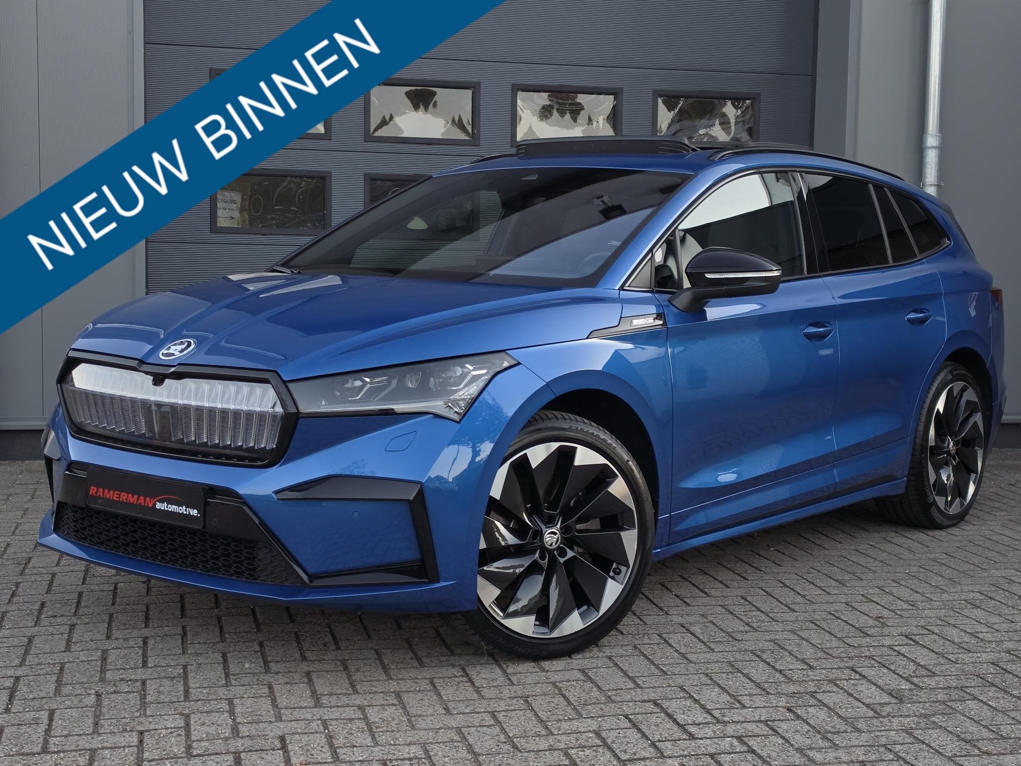 Skoda Enyaq iV 80X Sportline RS Panoramadak - Trekhaak, Auto's, Automaat, Stof, Gebruikt, Verwarming stoelen achter