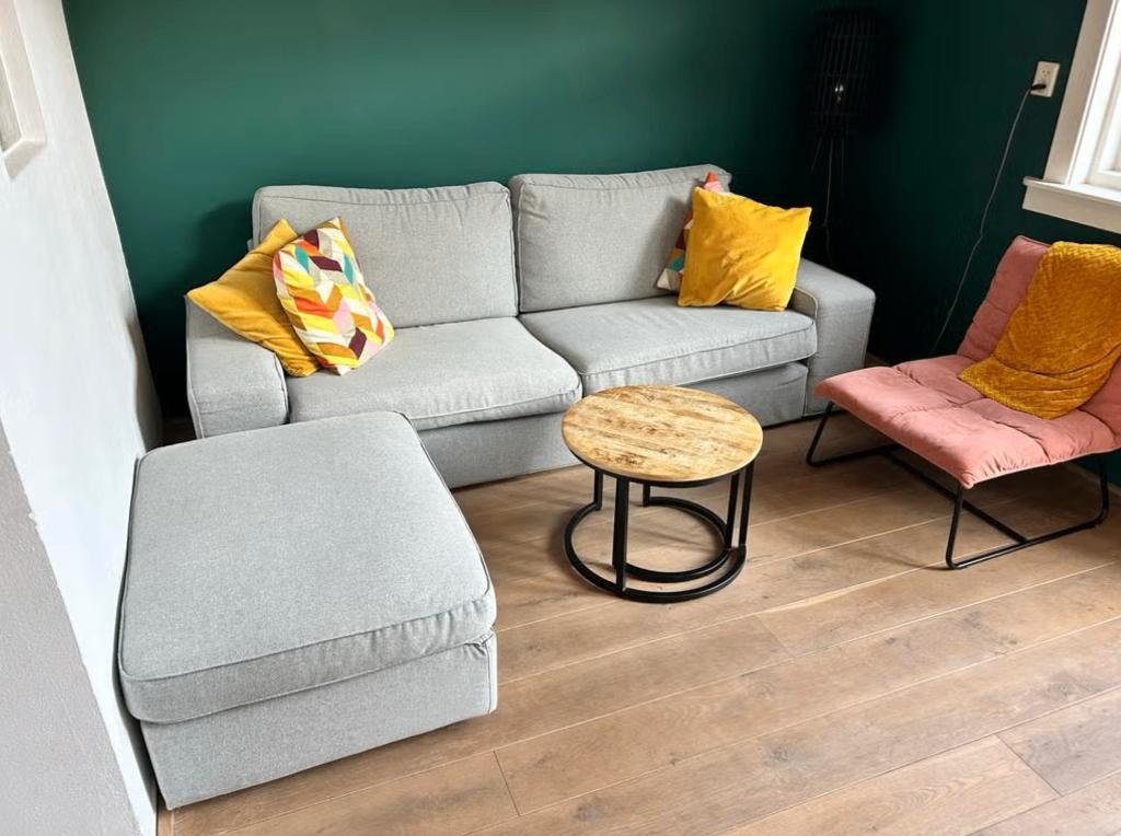 Kivik 2-zits bank met poef (IKEA), Huis en Inrichting, Banken | Bankstellen, Ophalen, Tweepersoons, 75 tot 100 cm, Zo goed als nieuw