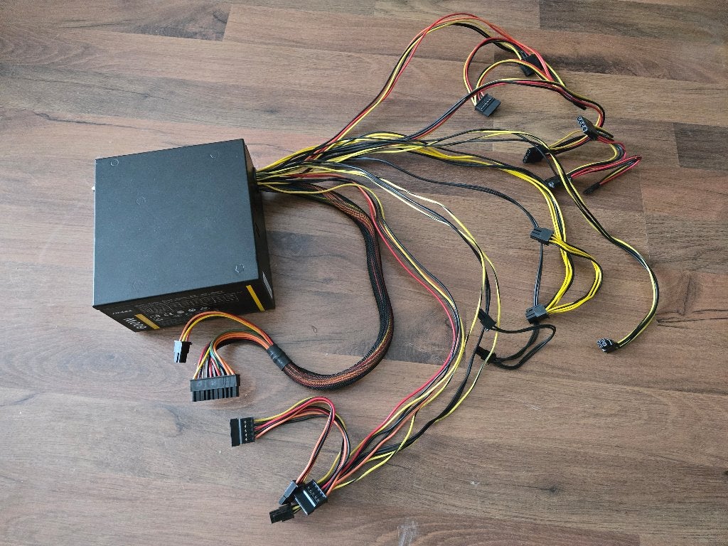 Antec 600W VP600P computervoeding, Ophalen of Verzenden, Zo goed als nieuw