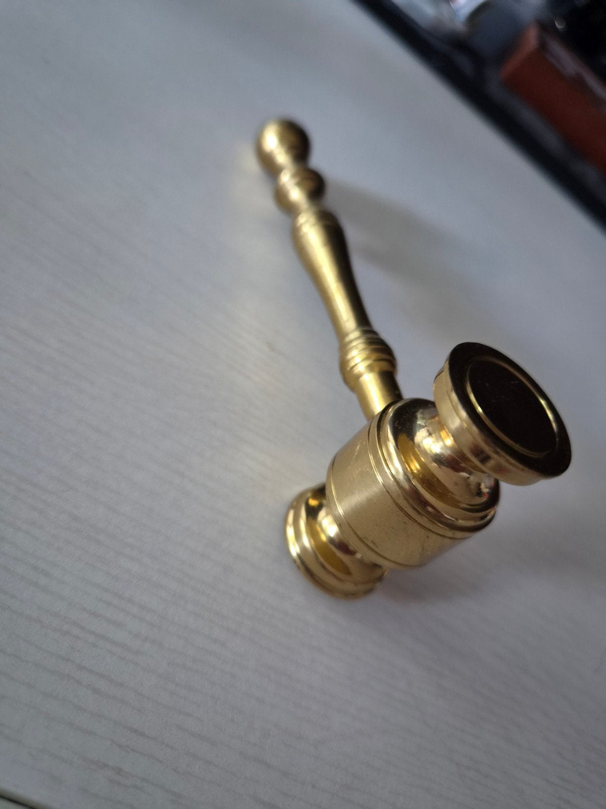 Gouden rechters hamer - decoratief, Ophalen of Verzenden