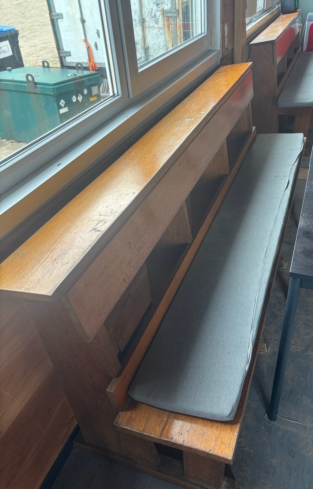 Houten kerkbank met kussen - ideaal voor horeca of thuis, Huis en Inrichting, Ophalen, Gebruikt, 150 tot 200 cm, Driepersoons