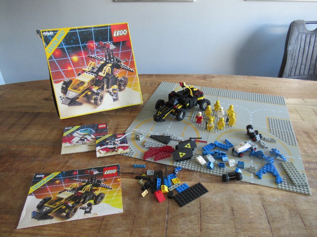 4x LEGO vintage space poppetjes Landingsplaat + doos 6941, Gebruikt, Lego, Ophalen of Verzenden, Space