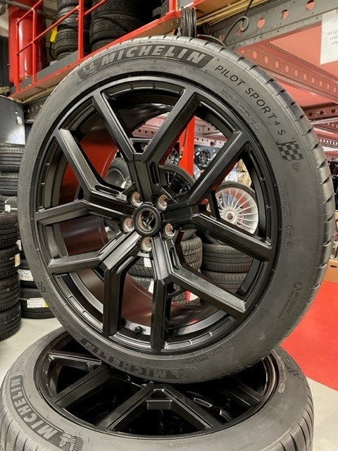 23" Defender velgen + Michelin zomerbanden, Niet ingevuld, 285 mm, Banden en Velgen, Niet ingevuld