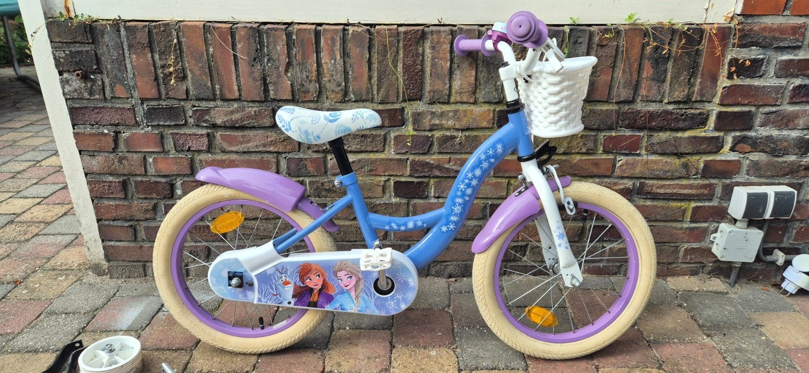 Frozen meisjesfiets 16 inch met zijwieltjes, Ophalen, Terugtraprem, Gebruikt, Handrem