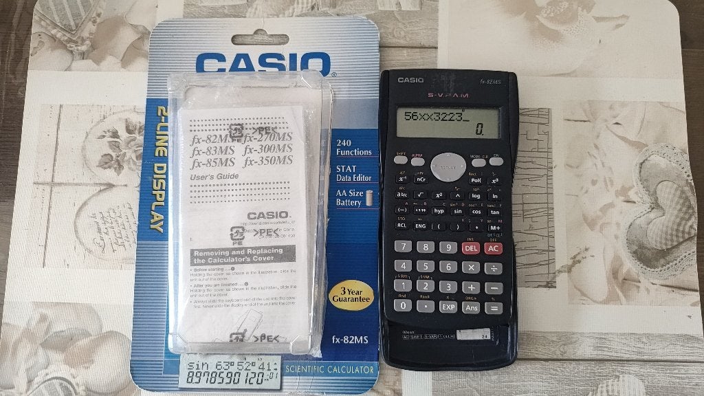 CASIO fx-82MS rekenmachine, Diversen, Ophalen of Verzenden, Zo goed als nieuw