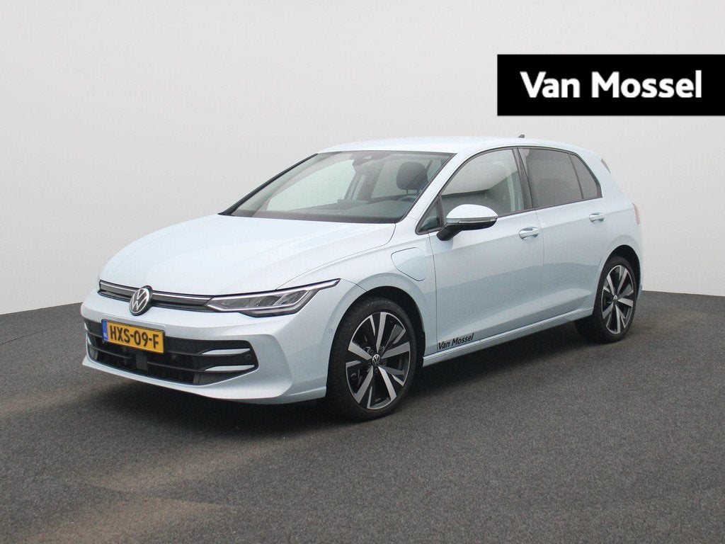 Volkswagen Golf 1.5 eHybrid Life Edition | Automaat | Naviga, 12 maanden, Stof, 1498 cc, 4 cilinders