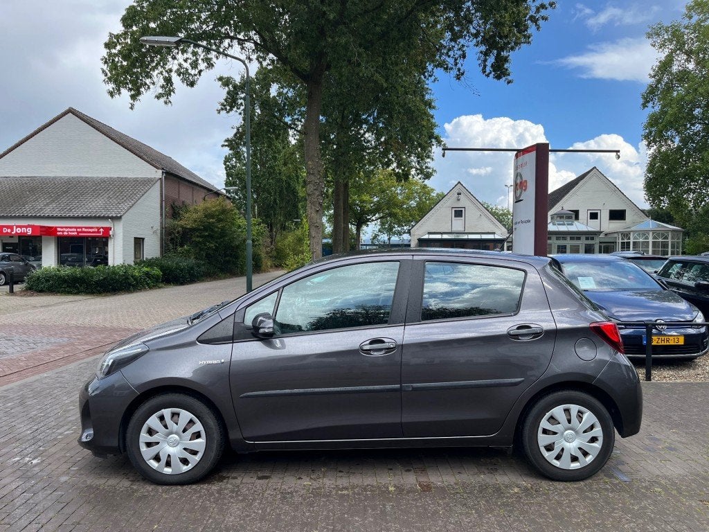 Toyota YARIS 1.5 HYBRID AUTOMAAT / CAMERA / CRUISE CTR. / AI, 1497 cc, Gebruikt, Euro 6, 49 €/maand