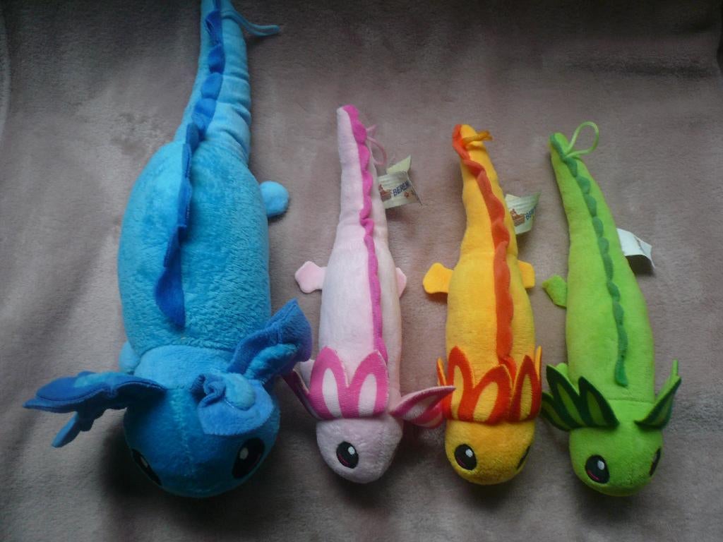 4 x AXELOTL  knuffels roze blauw groen geel, Overige typen, Ophalen of Verzenden, Zo goed als nieuw, Pokémon