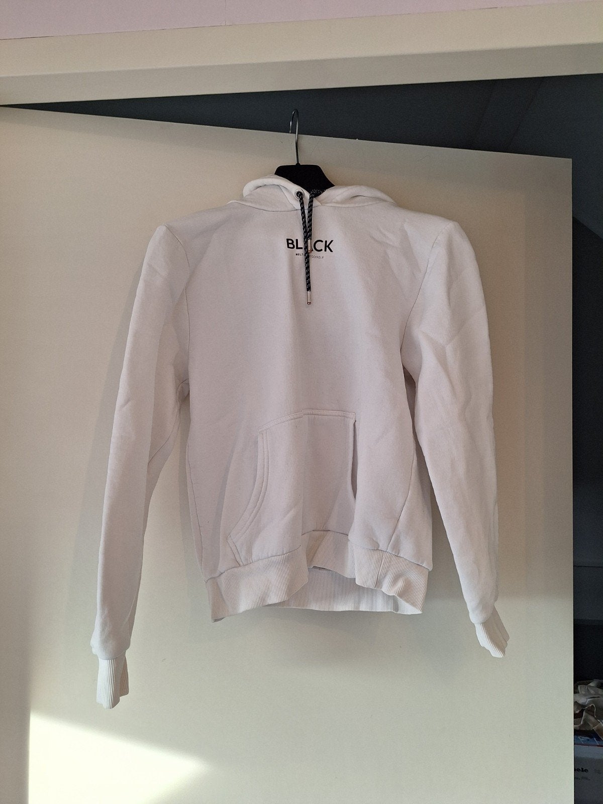 Melting Stockholm Hoodie - Maat L, Wit, Maat 42/44 (L), Ophalen of Verzenden, Zo goed als nieuw