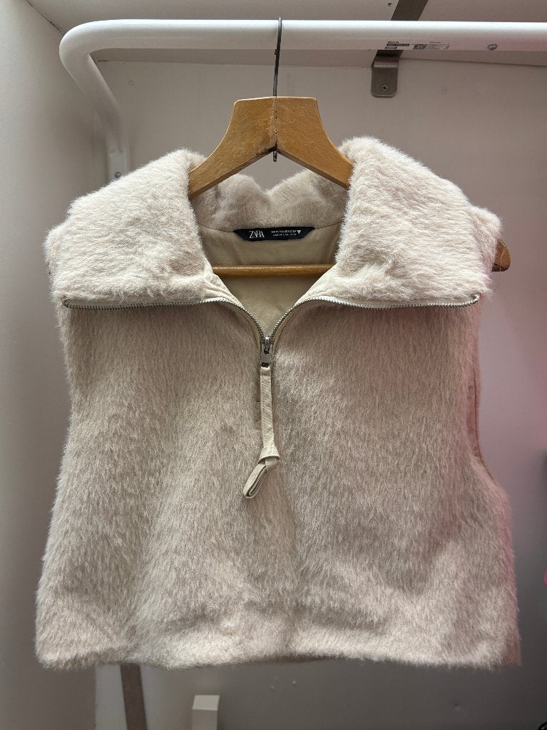 Zara wit fluffy/faux fur gilet – maat XS, Ophalen of Verzenden, Maat 34 (XS) of kleiner, Gedragen, Wit