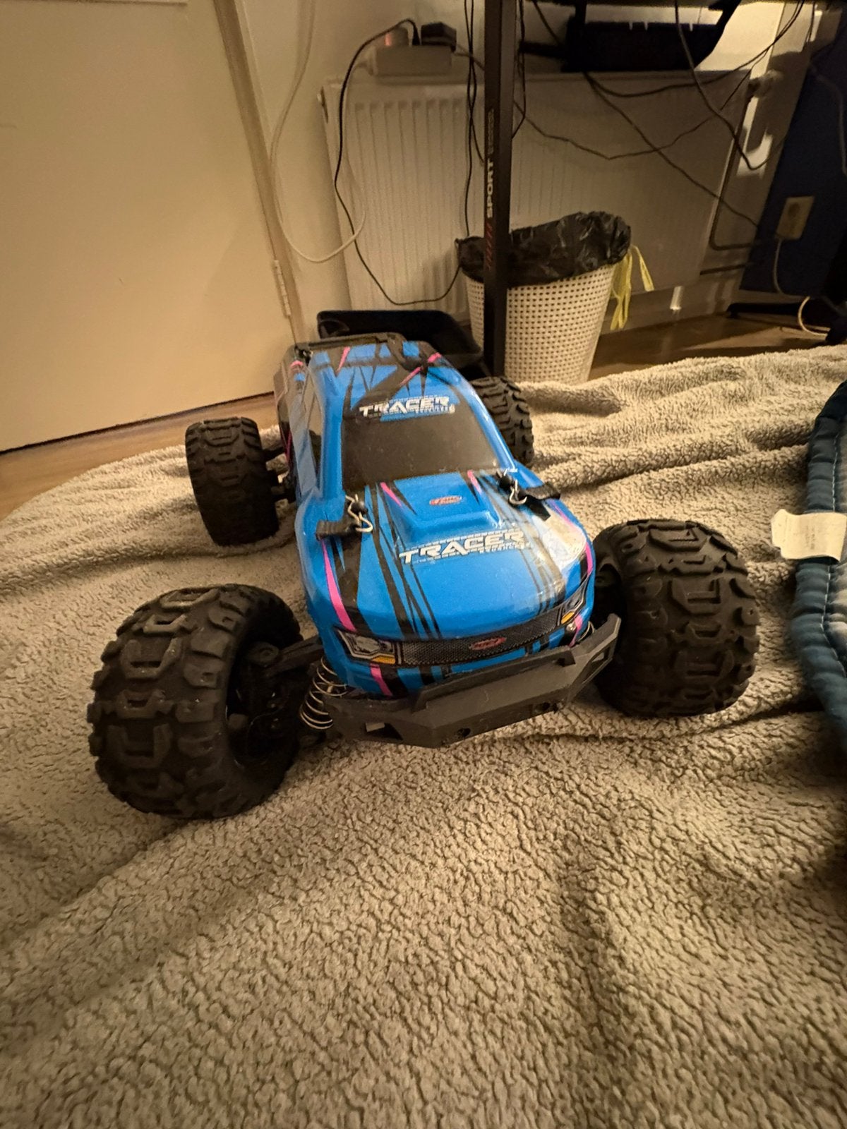 Race auto elektrisch, Ophalen of Verzenden, Zo goed als nieuw, Overige schalen, Auto offroad