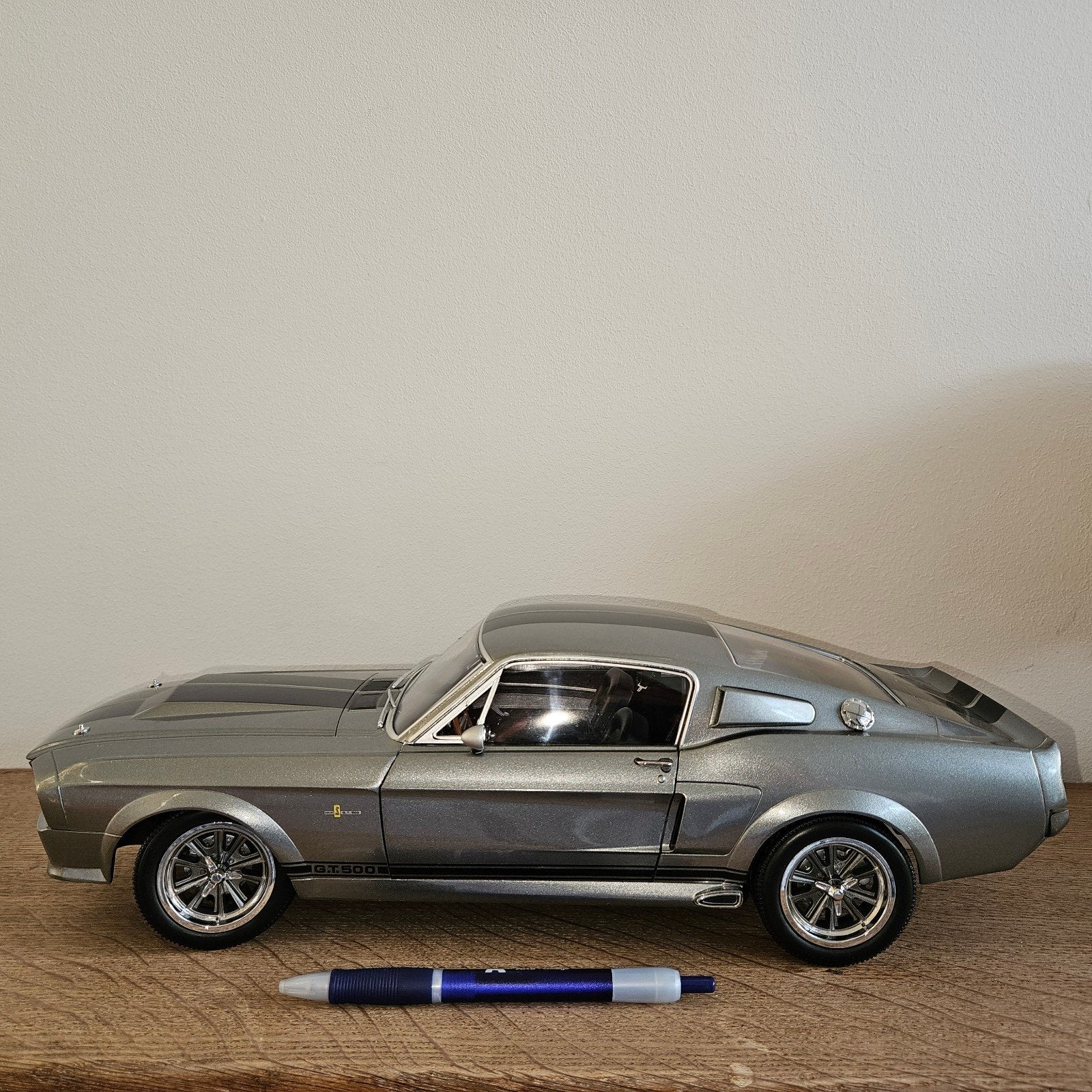 Ford Mustang GT500 modelauto 1:12 - Zo goed als nieuw, Hobby en Vrije tijd, Ophalen of Verzenden, Zo goed als nieuw, 1:9 t/m 1:12
