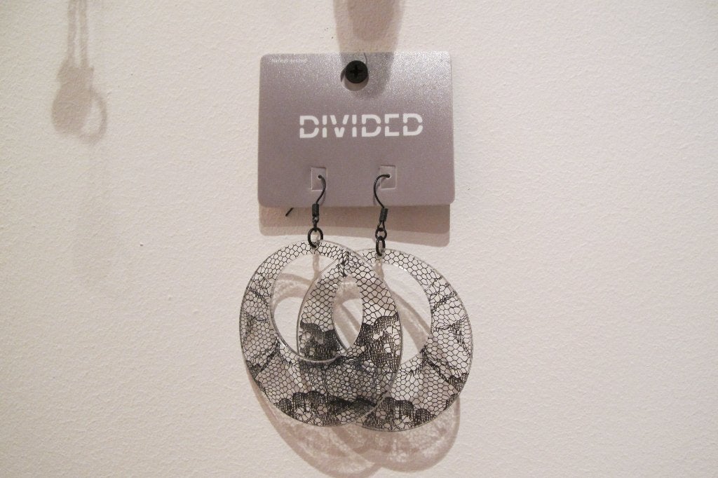 Black transparent hoop earrings from (H&M), Sieraden, Tassen en Uiterlijk, Overige materialen, Zwart, Ophalen of Verzenden, Hangers