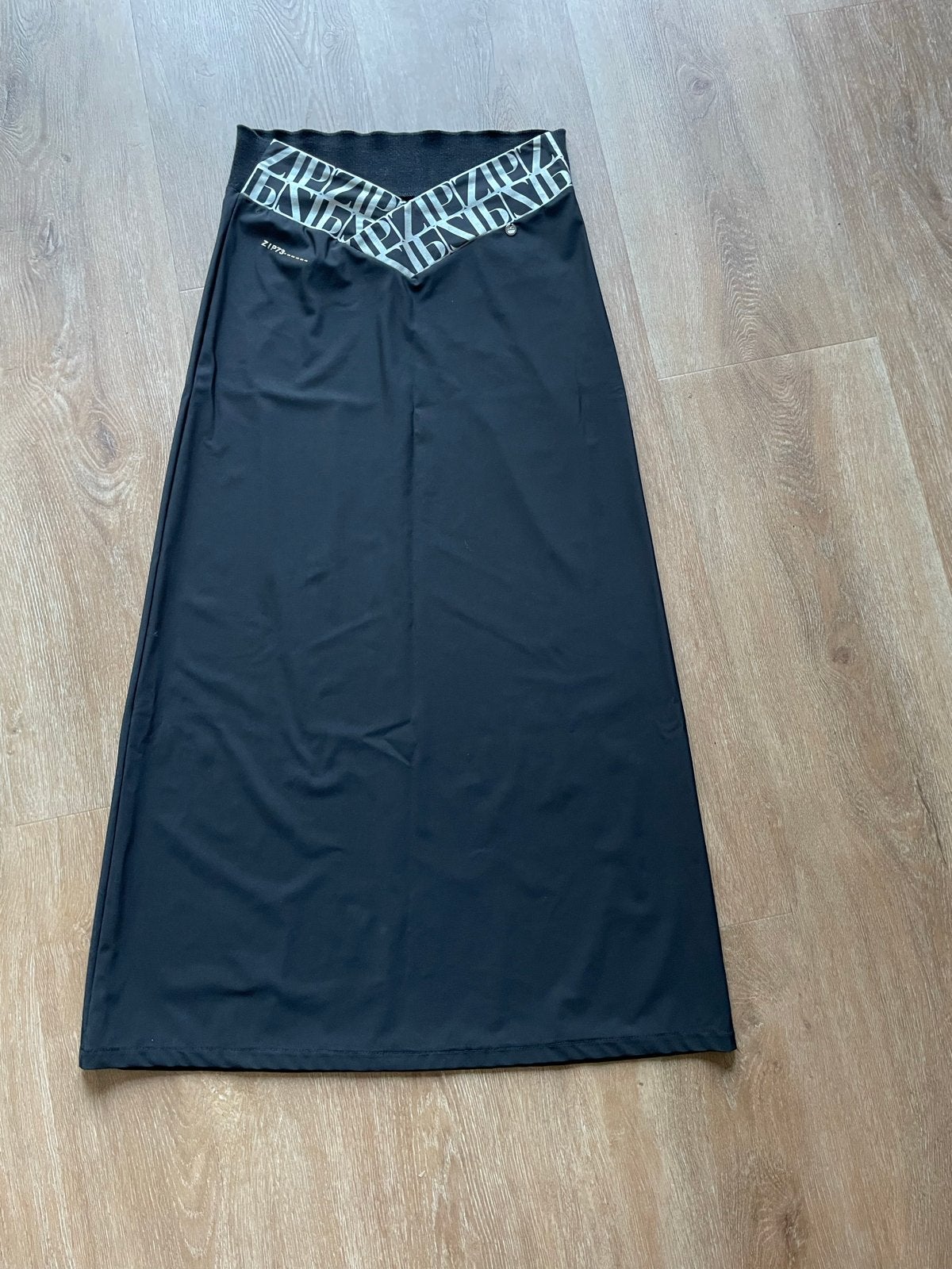 ZIP73 Lange Zwarte Rok Maat S, Zwart, Ophalen of Verzenden, Zo goed als nieuw, Maat 36 (S)