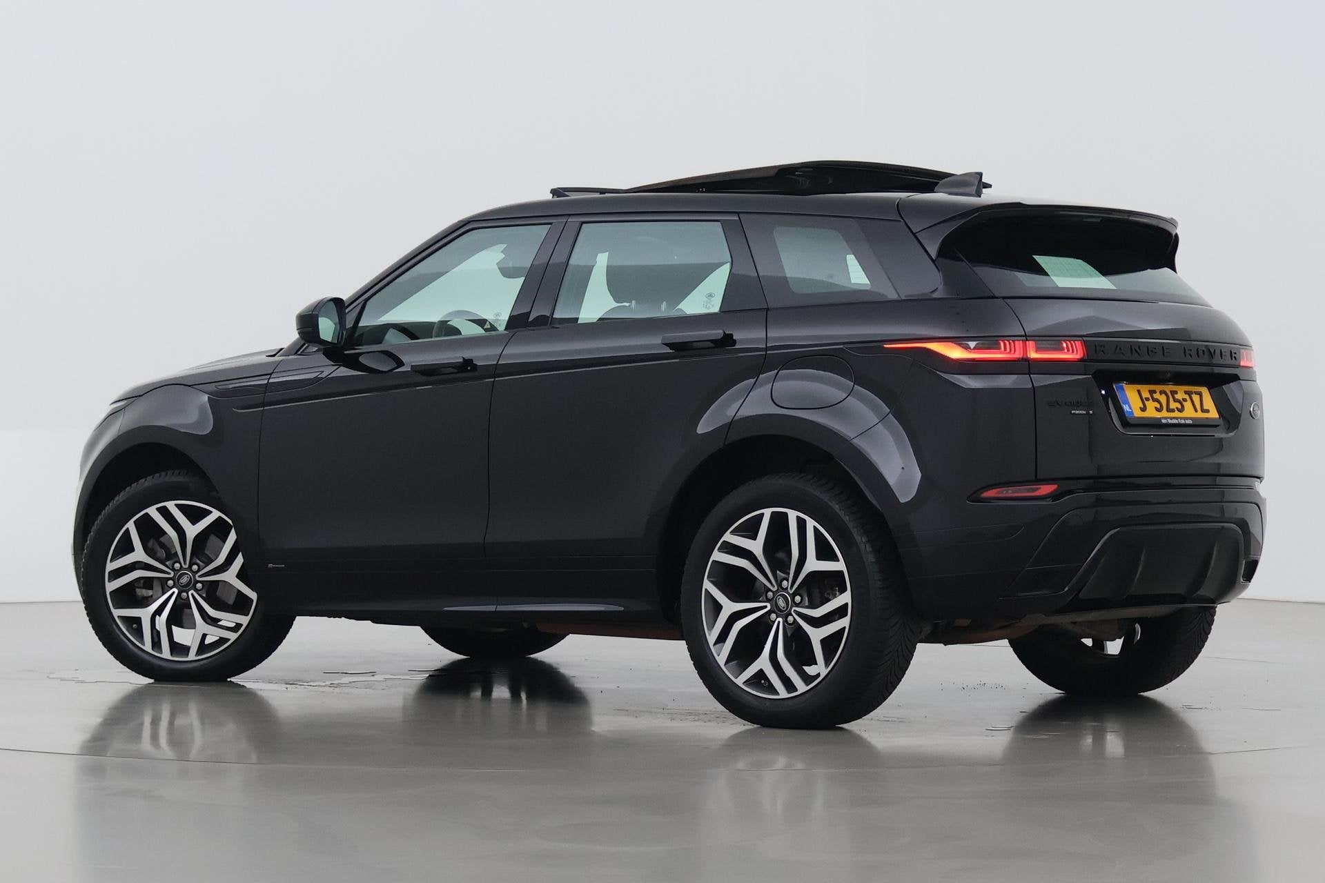Land Rover Range Rover Evoque P300e R-Dynamic | Panoramadak, Auto's, Automaat, 309 pk, Stof, 15 kWh
