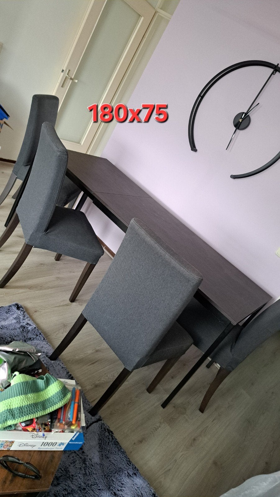 Foto 3 van Uitschuifbare eettafel met 4 stoelen