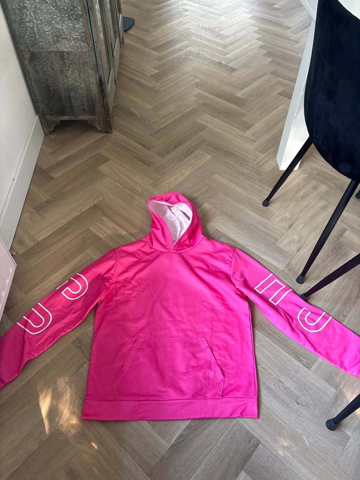 Roze hoodie met print - Maat L (valt als L), Ophalen of Verzenden, Gedragen, Maat 42/44 (L), Roze