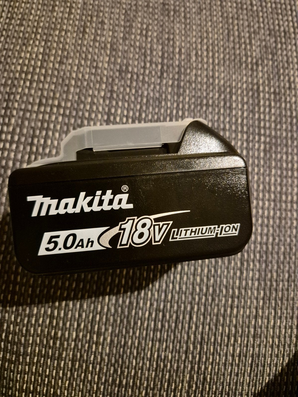 NEW Makita BL1850B 18V 5.0Ah Li-ion Accu, Ophalen of Verzenden, Gebruikt