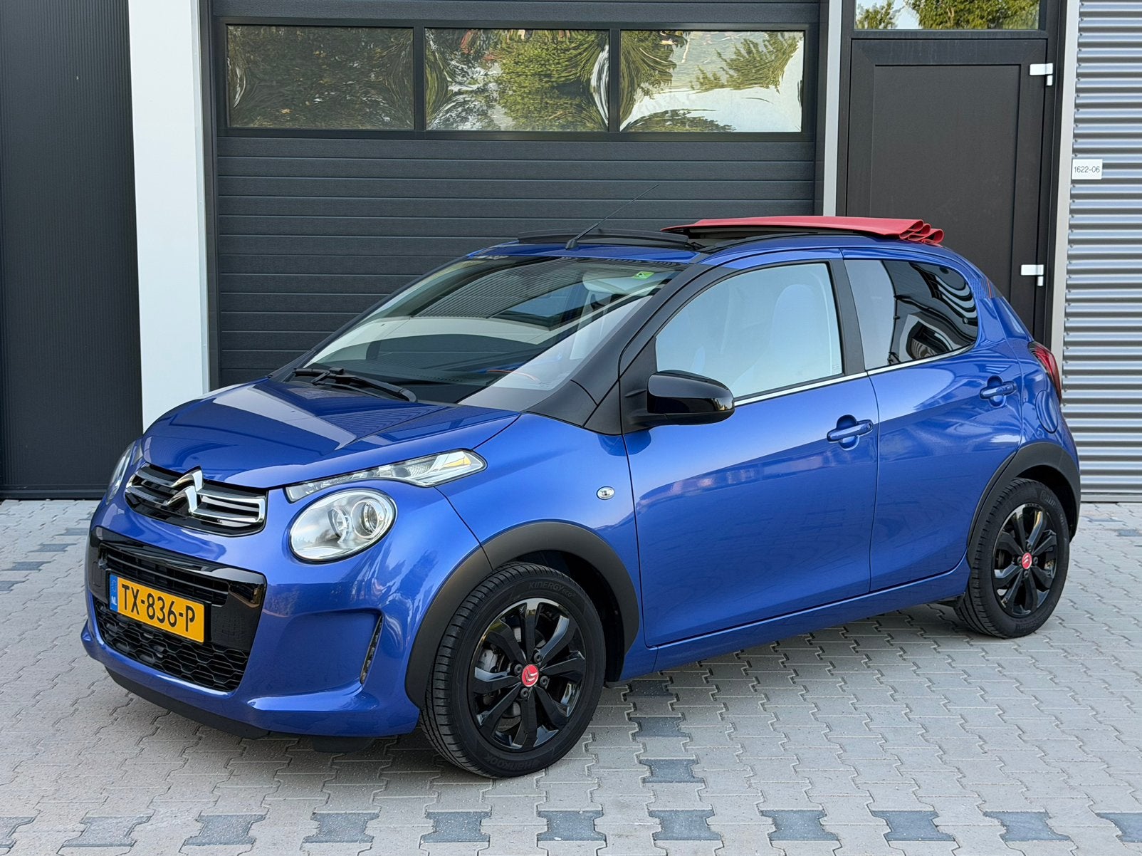 Citroën C1 Urban Ride Cabrio 72PK 5D 2018 Blauw, Auto's, Voorwielaandrijving, Stof, Start-stop-systeem, C1