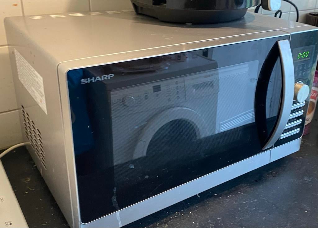 Sharp Combimagnetron met Grill en Hete Lucht Functie, Ophalen, Combimagnetron, Gebruikt, Grill