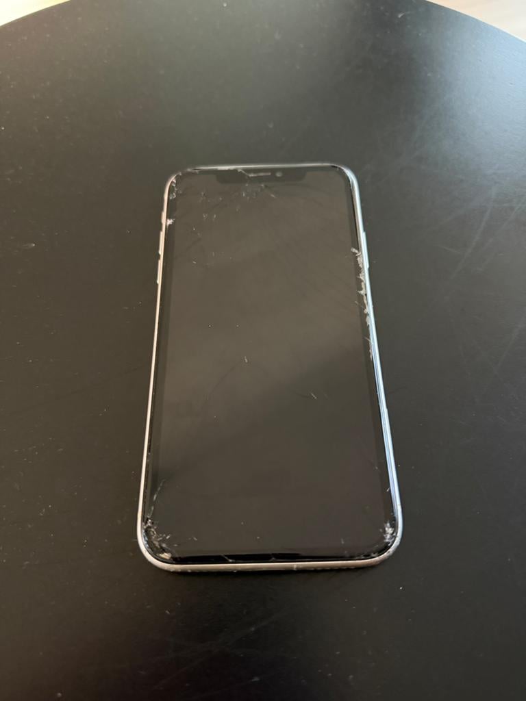iPhone 11 Wit defect, Wit, Zo goed als nieuw, 64 GB, Zonder simlock