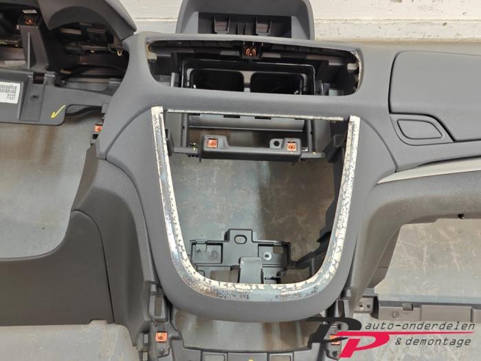 Foto 3 van Dashboard van een Opel Mokka