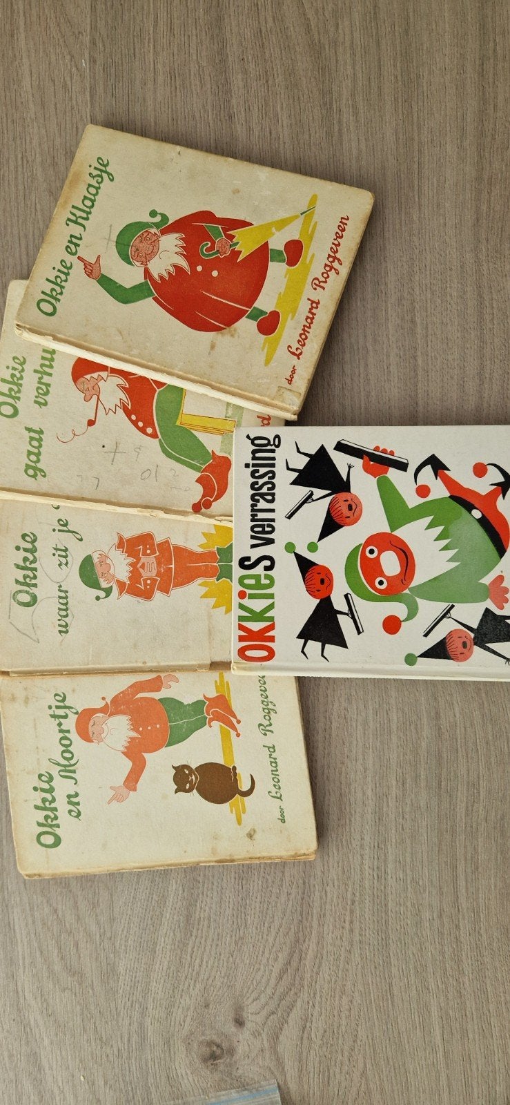 Set van 5 vintage Okkie Pepernoot boekjes - o.a. 1e drukken, Ophalen of Verzenden, Gelezen, Lennard roggeveen
