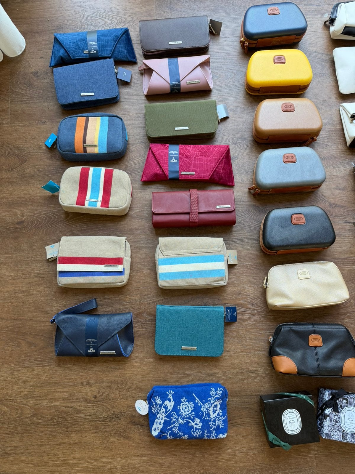 Buseness class tasje amenity kit van oa KLM, Qatar etc, Sieraden, Tassen en Uiterlijk, Ophalen of Verzenden, Zo goed als nieuw