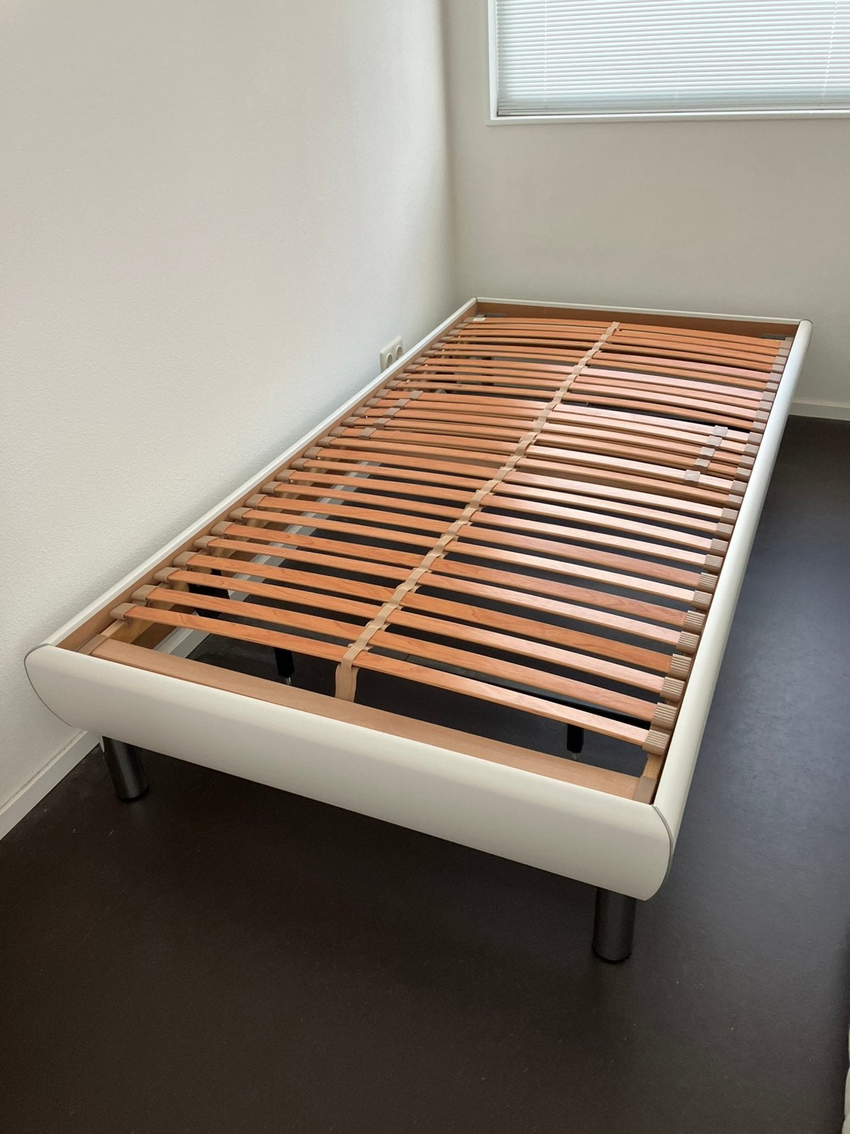 All-in bed 100 x 200, Ophalen, Eenpersoons, Wit, Tijdloos