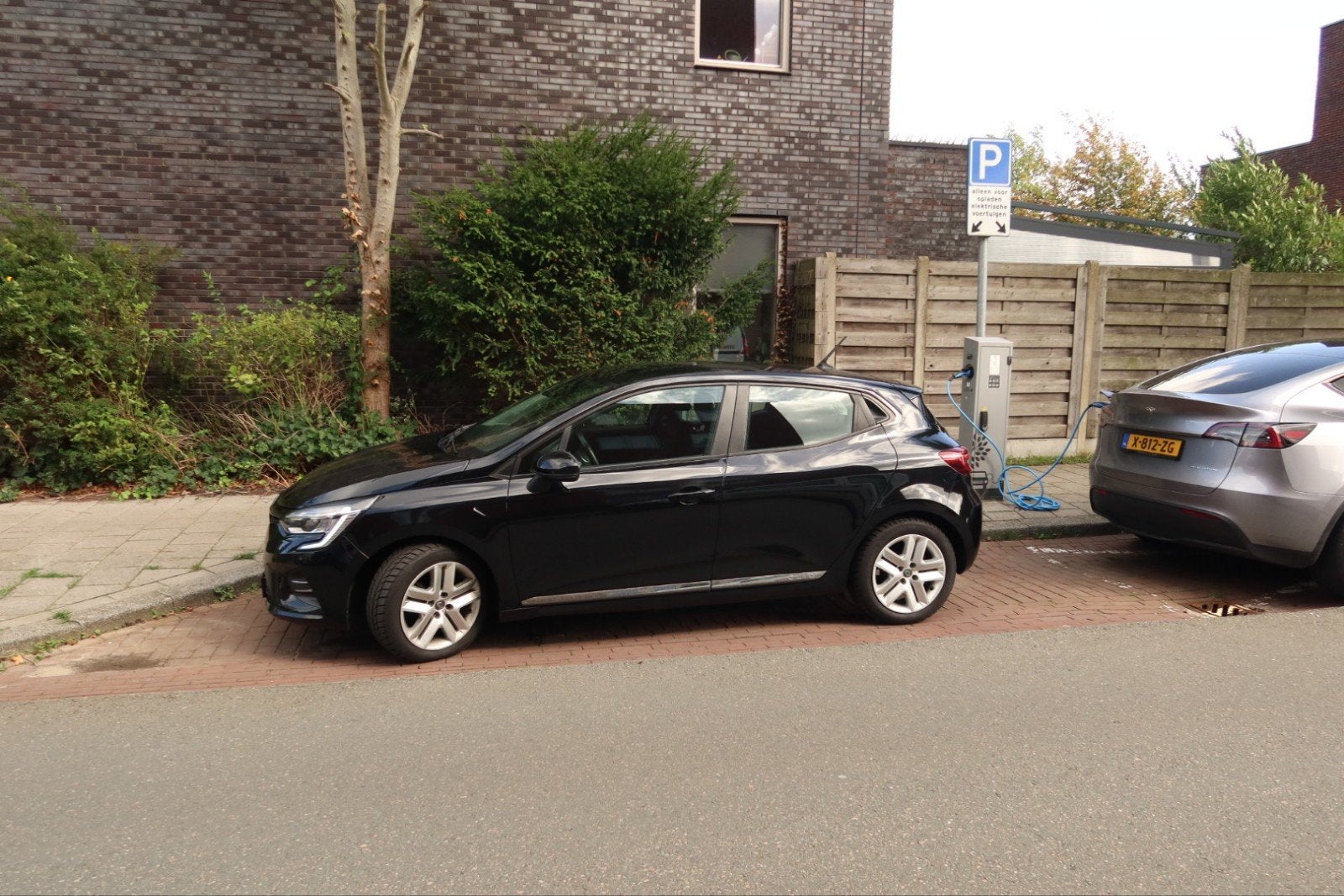 Renault Clio 100pk 2020 Zwart trekhaak lpg apple carplay, Auto's, Stof, 1112 kg, Zwart, 100 pk