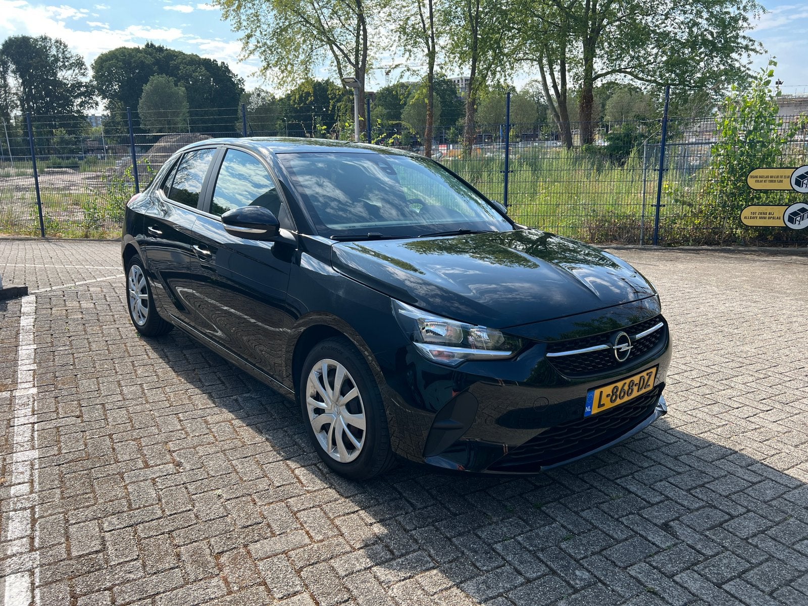 Opel Corsa 1.2 Zwart - Nieuwe distributieriem!, Auto's, Voorwielaandrijving, Stof, Zwart, 1199 cc