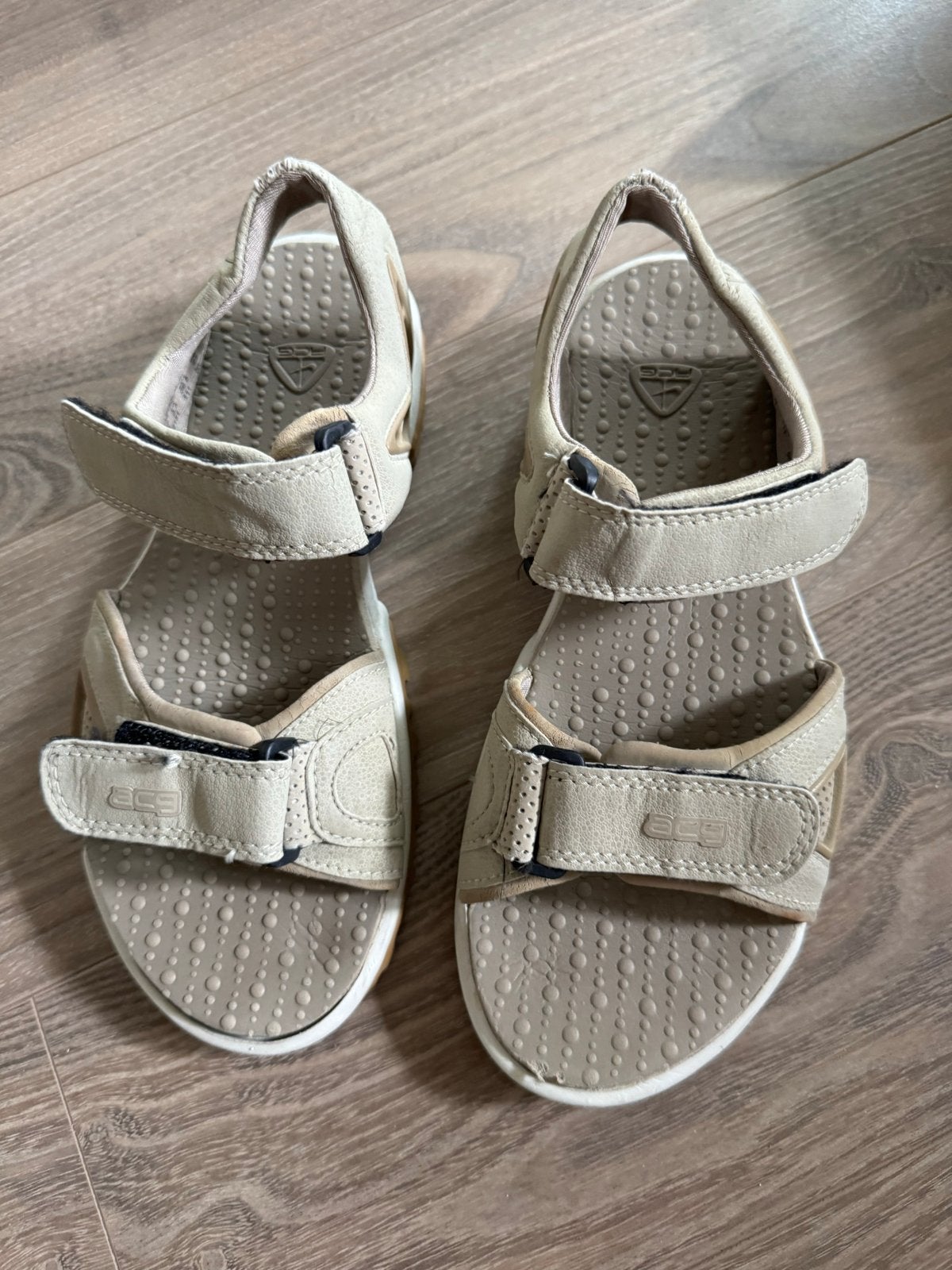 Nike ACG All-Trac sandalen - Beige, Ophalen of Verzenden, Gedragen, Beige, Sandalen of Muiltjes
