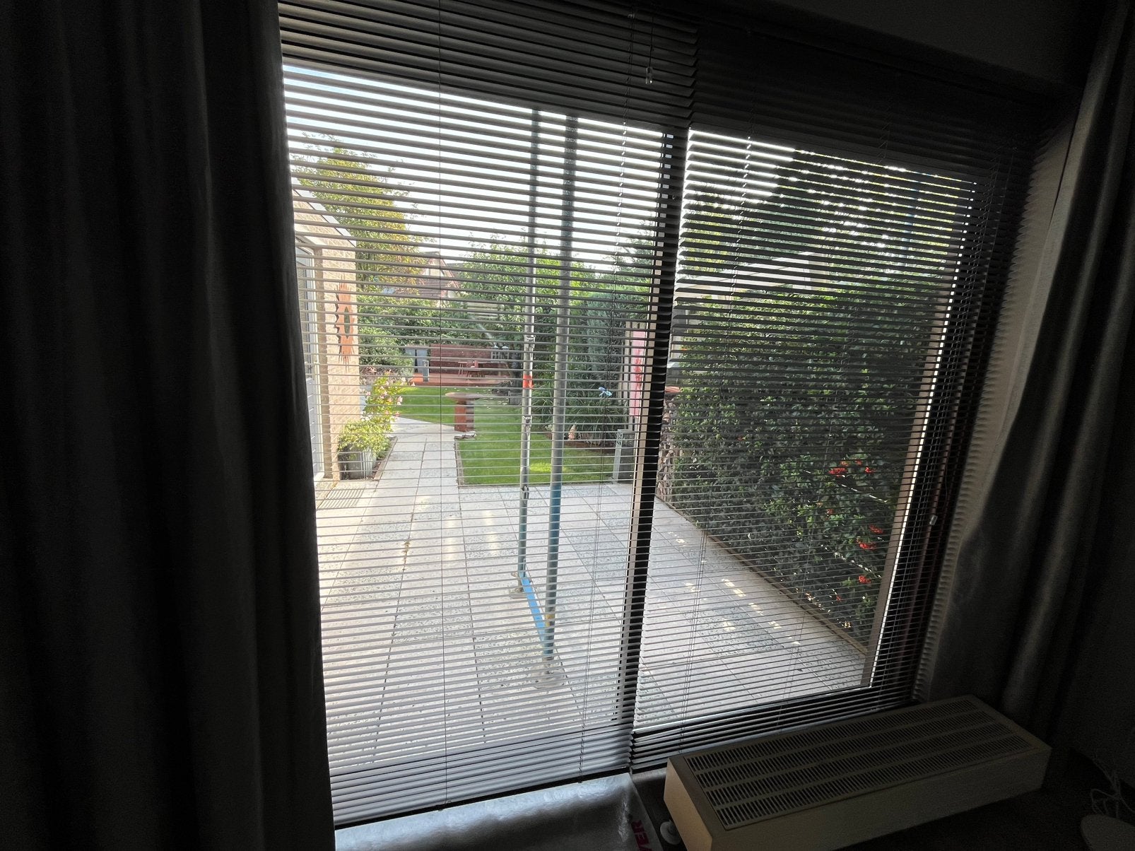 2 luxaflex metaal, kleur antraciet, 20€, ophalen 10€, 120 cm, Gebruikt, Zwart, Metaal