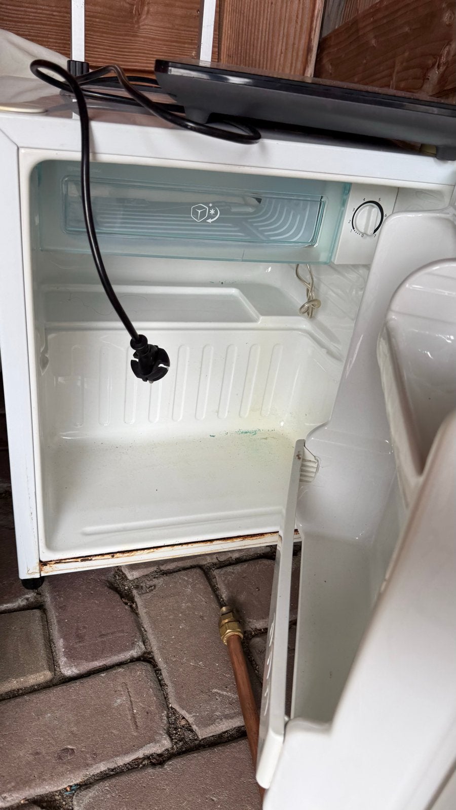 Compacte koelkast met 2000W inductiekookplaat, Ophalen, Minder dan 75 liter, Zonder vriesvak, Gebruikt