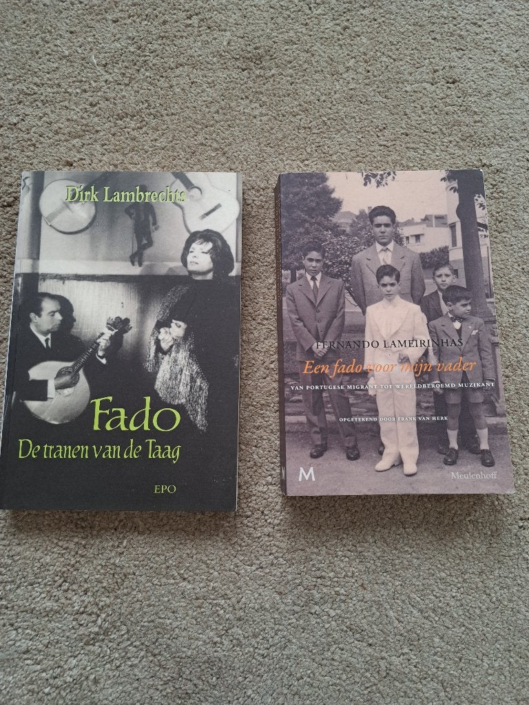 twee boeken over Fado, Ophalen of Verzenden, Artiest