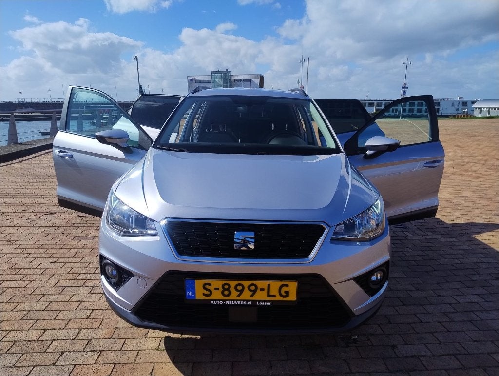 Seat Arona 1.0 TSI 95pk 2018 Grijs | 83.700 km, Auto's, Voorwielaandrijving, Stof, USB, 95 pk