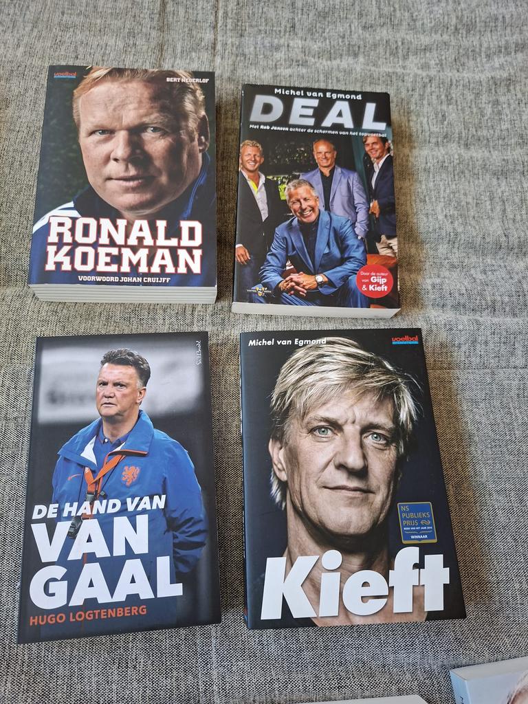 Sport- en biografieen sport/voetbal, Ophalen, Zo goed als nieuw, Sport