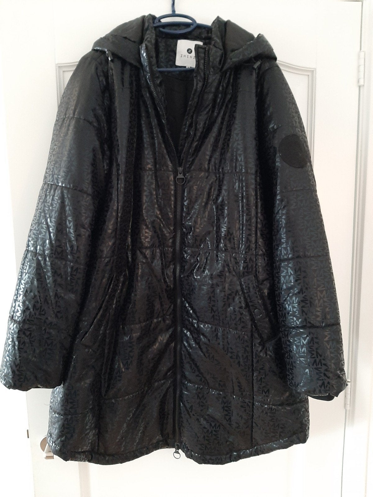 Zhenzi zwarte lange winterjas maat 46-48, Kleding | Dames, Jassen | Winter, Zhenzi, Zwart, Maat 46/48 (XL) of groter, Ophalen of Verzenden