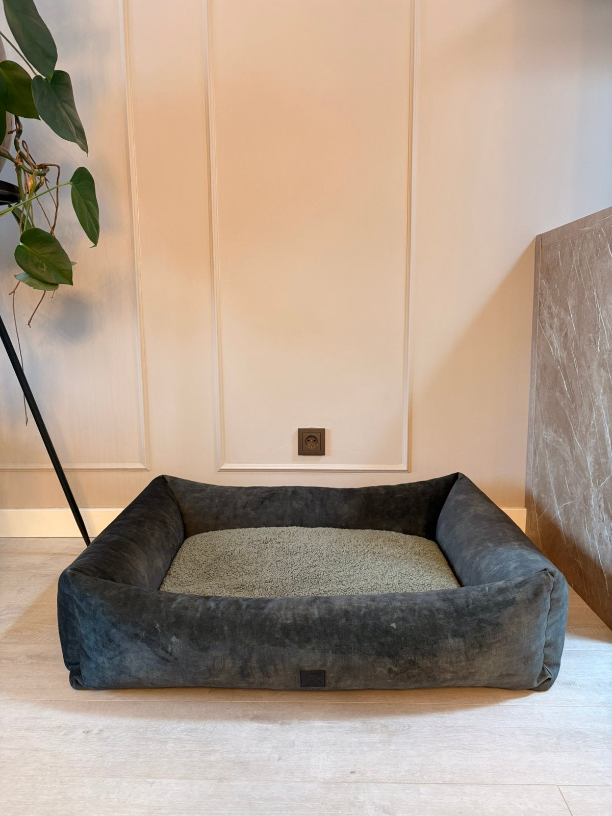 Designed by Lotte Yndis maat L - Orthopedisch hondenmand, Dieren en Toebehoren, Ophalen, Zo goed als nieuw