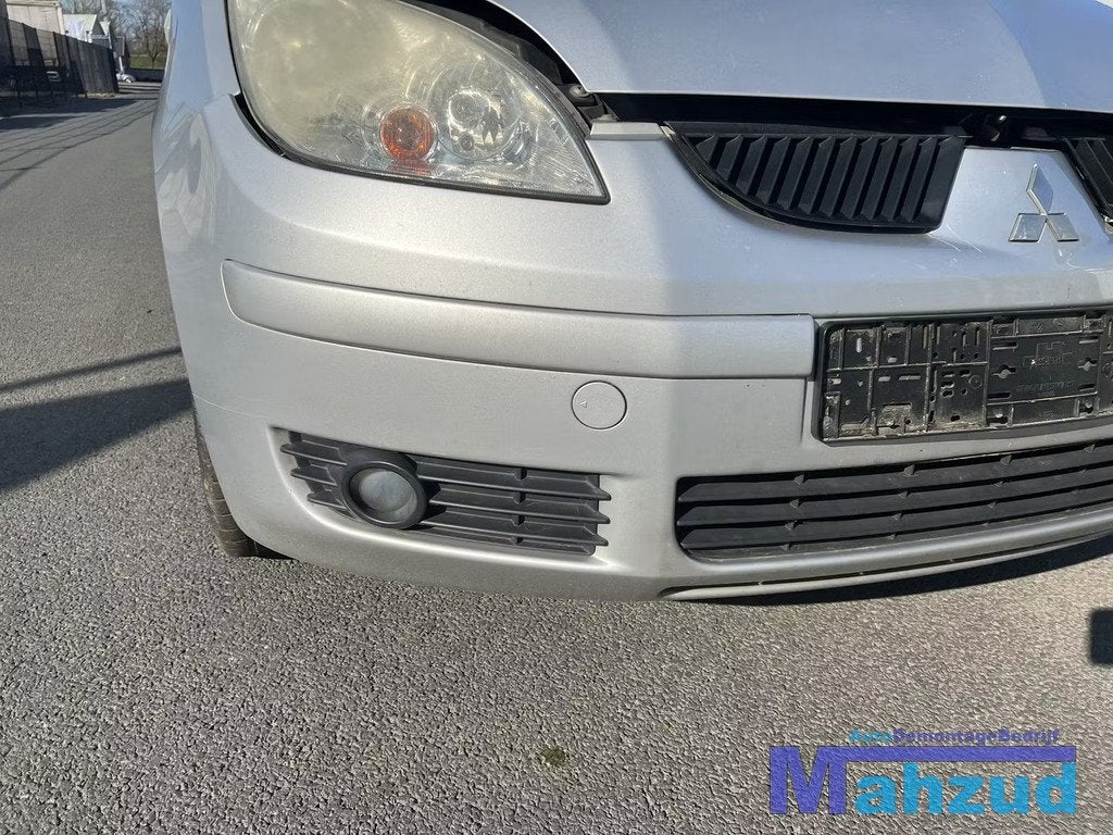 Mitsubishi colt 6 voorbumper bumper grille rooster 2004-2014, Info@mitsubishi-motors.com, Gebruikt, Voor, Mitsubishi Motors Corporation