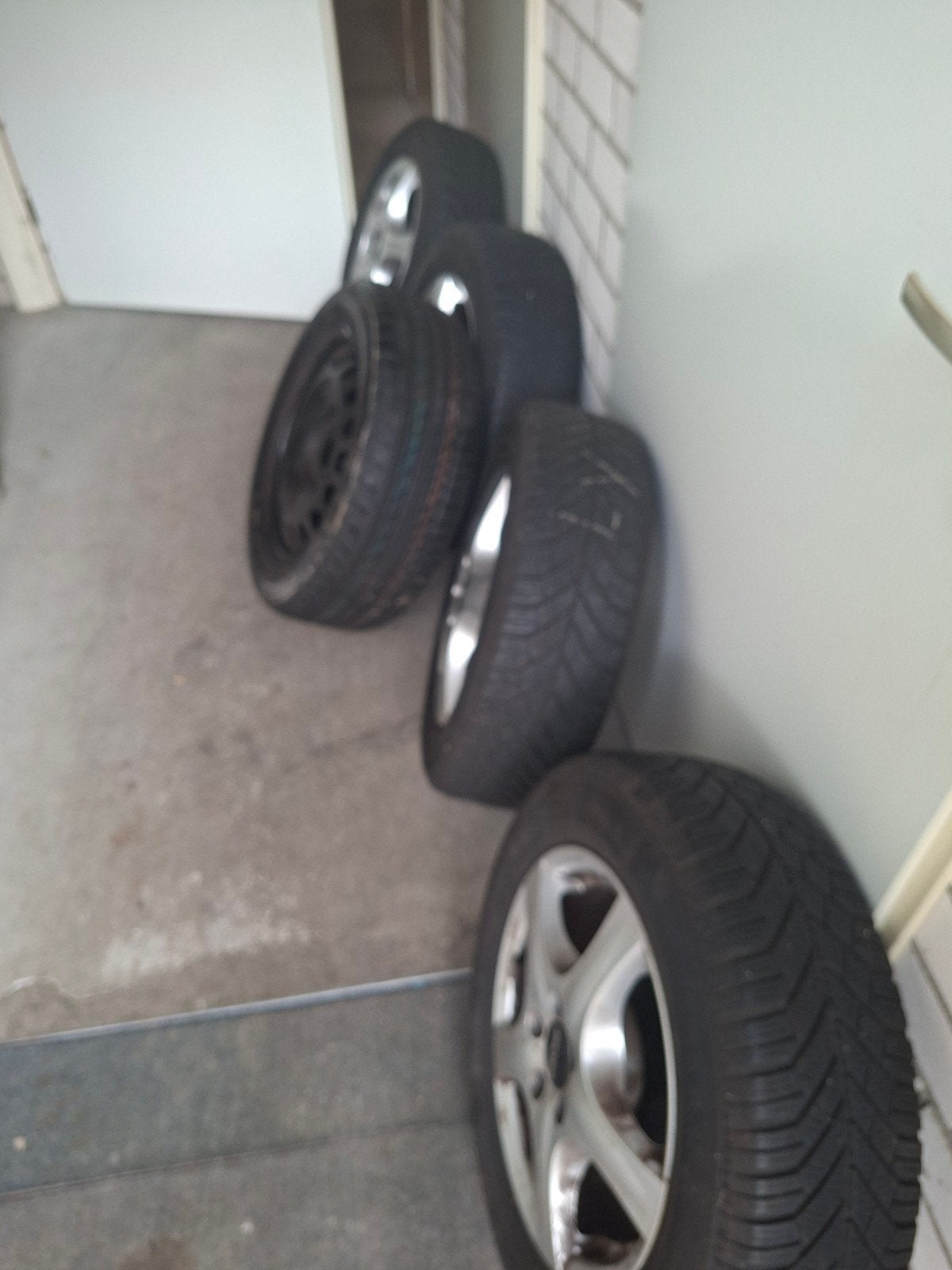 Continental WinterContact banden met velgen + reserveband, Ophalen, Gebruikt, 15 inch, Banden en Velgen