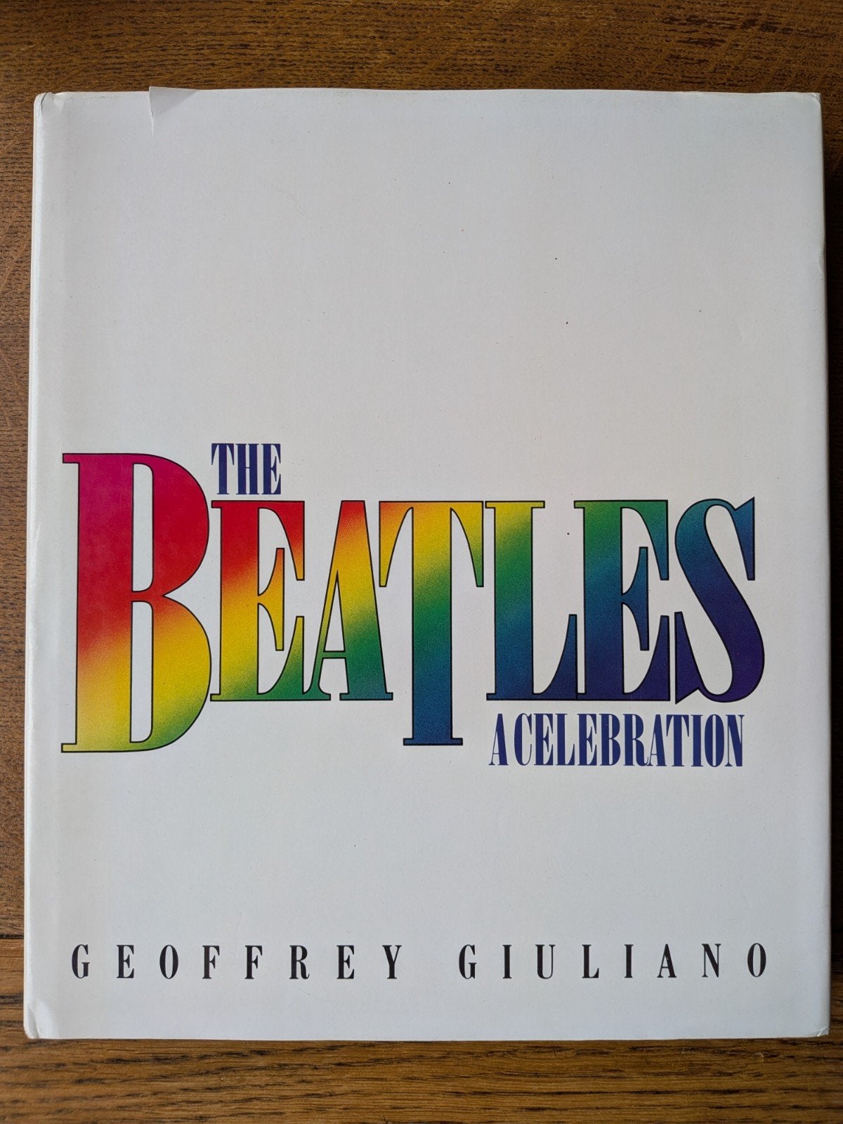 The Beatles: A Celebration - Geoffrey Giuliano (Hardcover), Boeken, Ophalen of Verzenden, Gelezen, Artiest