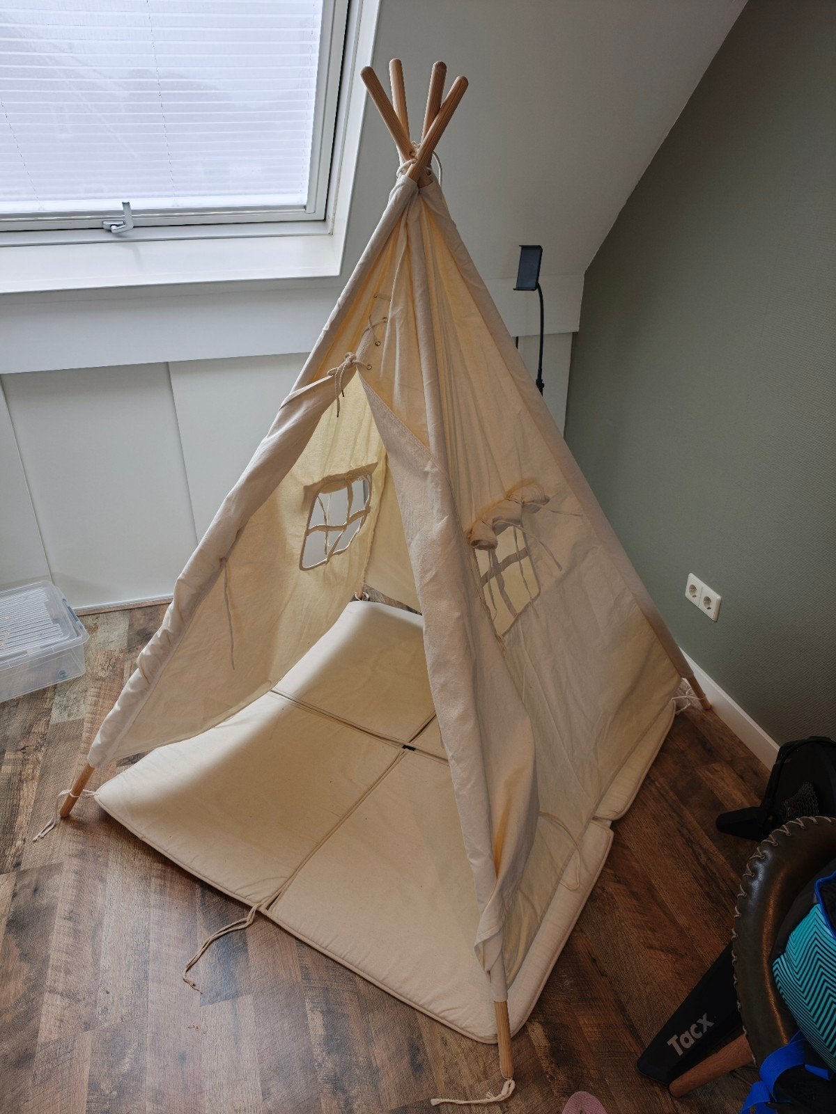 Leuke kinder tipi tent met zachte mat, Kinderen en Baby's, Ophalen, Gebruikt, Hout
